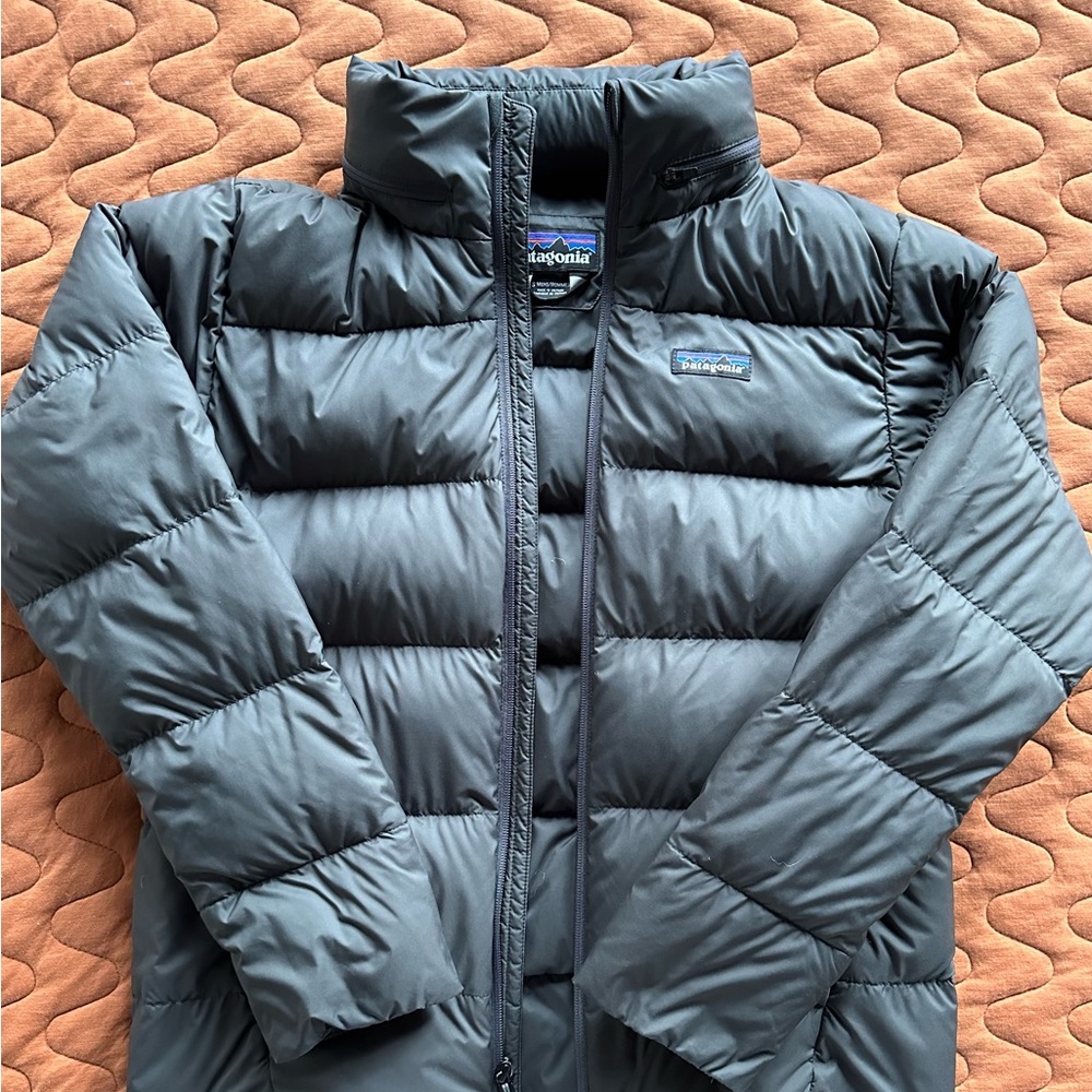 Patagonia Men’s Silent Down Jacket - Size Small - Forge Grey